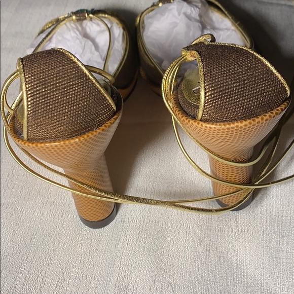 Holly would made in Italy 🇮🇹 - Picture 5 of 6